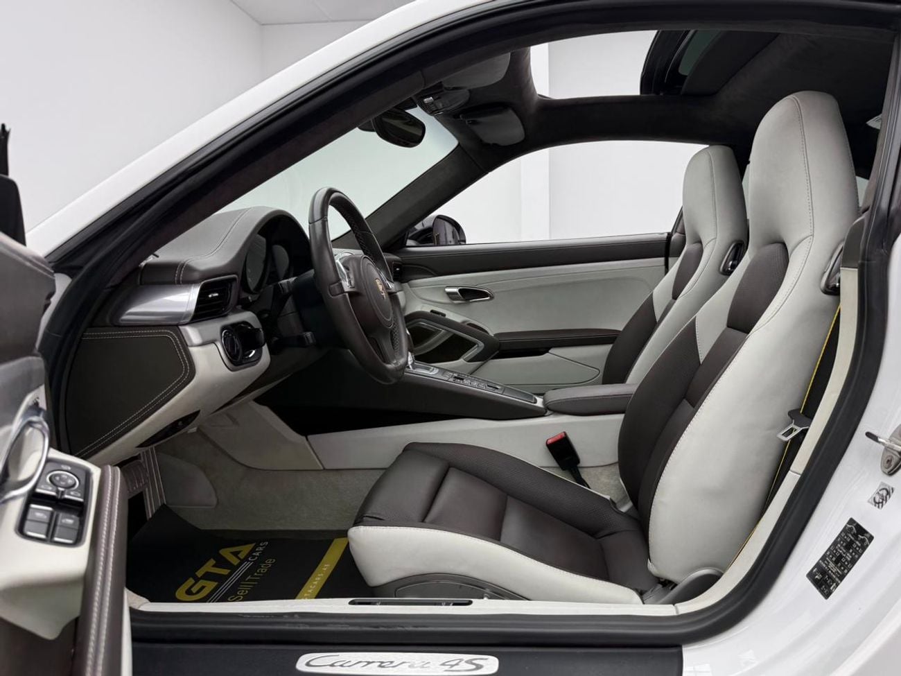 Porsche 911 2014 Porsche 911 Carrera 4S, Full Service History, Excellent Condition, GCC