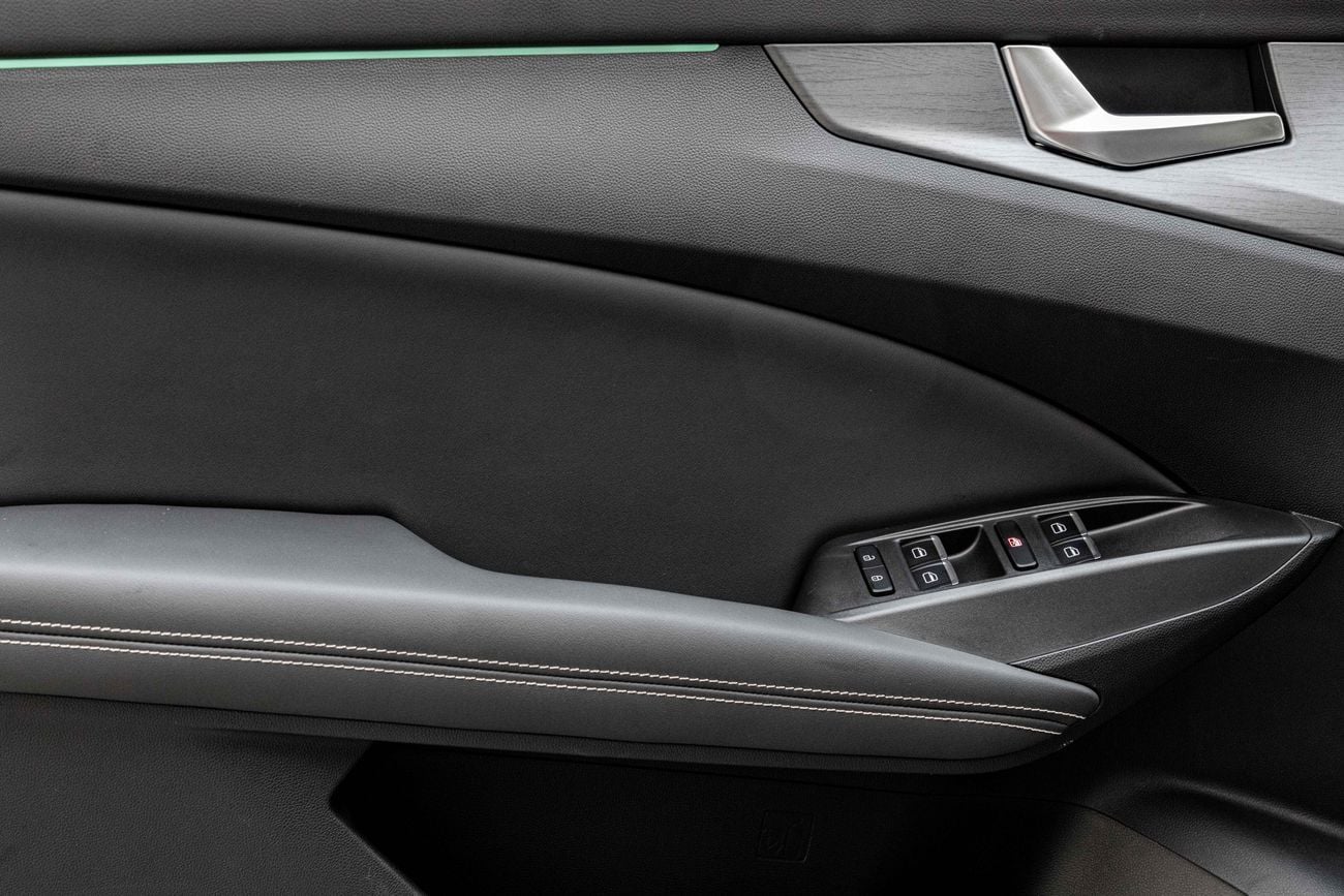 كايي X7 X7 | 2,018 P.M | 0% Downpayment | Hybrid | Brand New | Kaiyi Warranty!