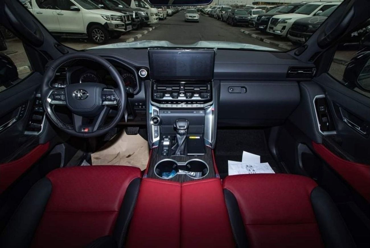 تويوتا لاند كروزر Brand New 0km 2024 TOYOTA LAND CRUISER LC300 GR SPORT 3.5L TWIN TURBO is now available