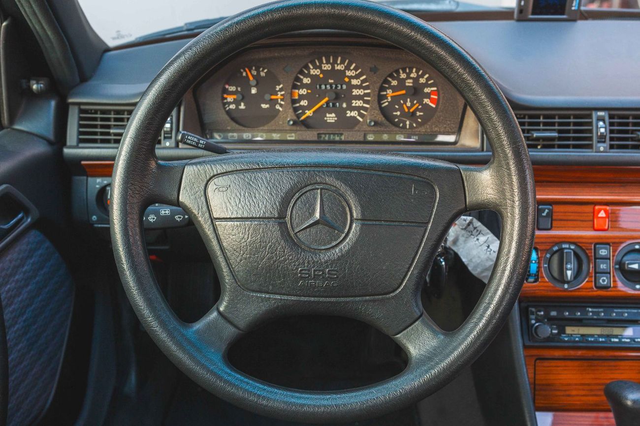 Mercedes-Benz E300 Mercedes-Benz E300