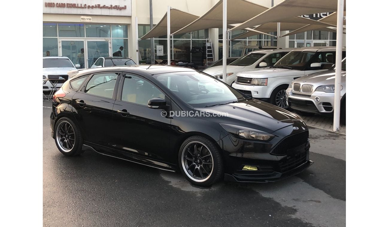 Ford Focus FORD FOCUS ST MODEL 2017 GCC CAR PERFECT CONDITION FULL OPTION SUN ROOF LEATHER SEATS BACK CAMERA BA