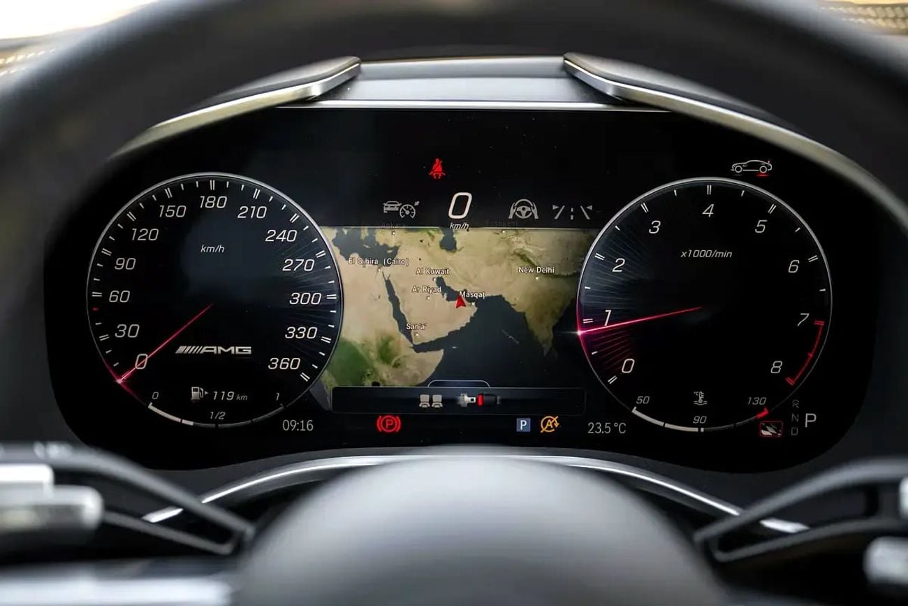 مرسيدس بنز SL 63 AMG Mercedes-AMG SL63 Roadster | 2 Years Warranty + Service Contract