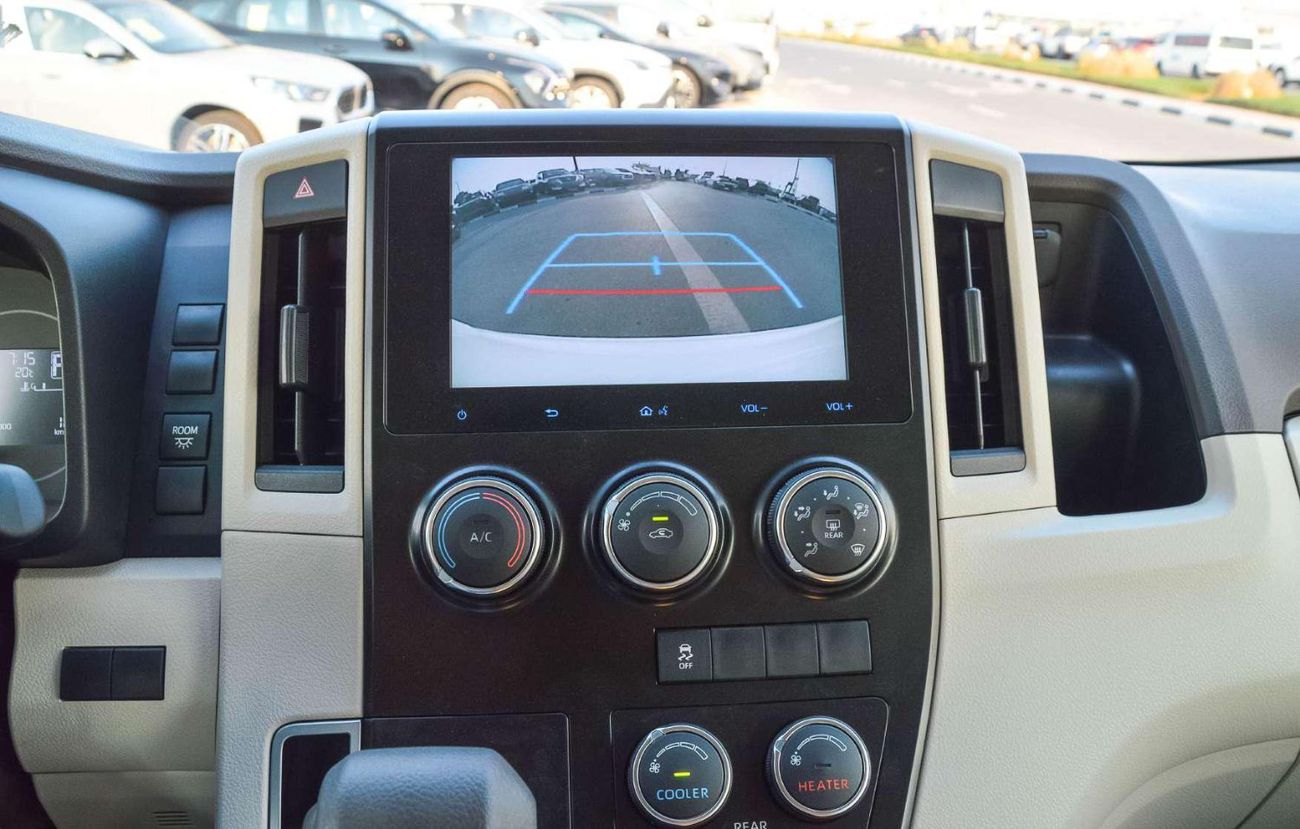 Toyota Hiace TOYOTA HIACE GL 3.5L PETROL AT MINIVAN 2026