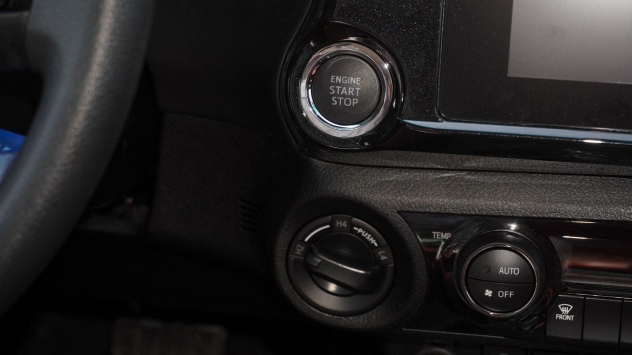 تويوتا هيلوكس GLS 2.7L AWD
