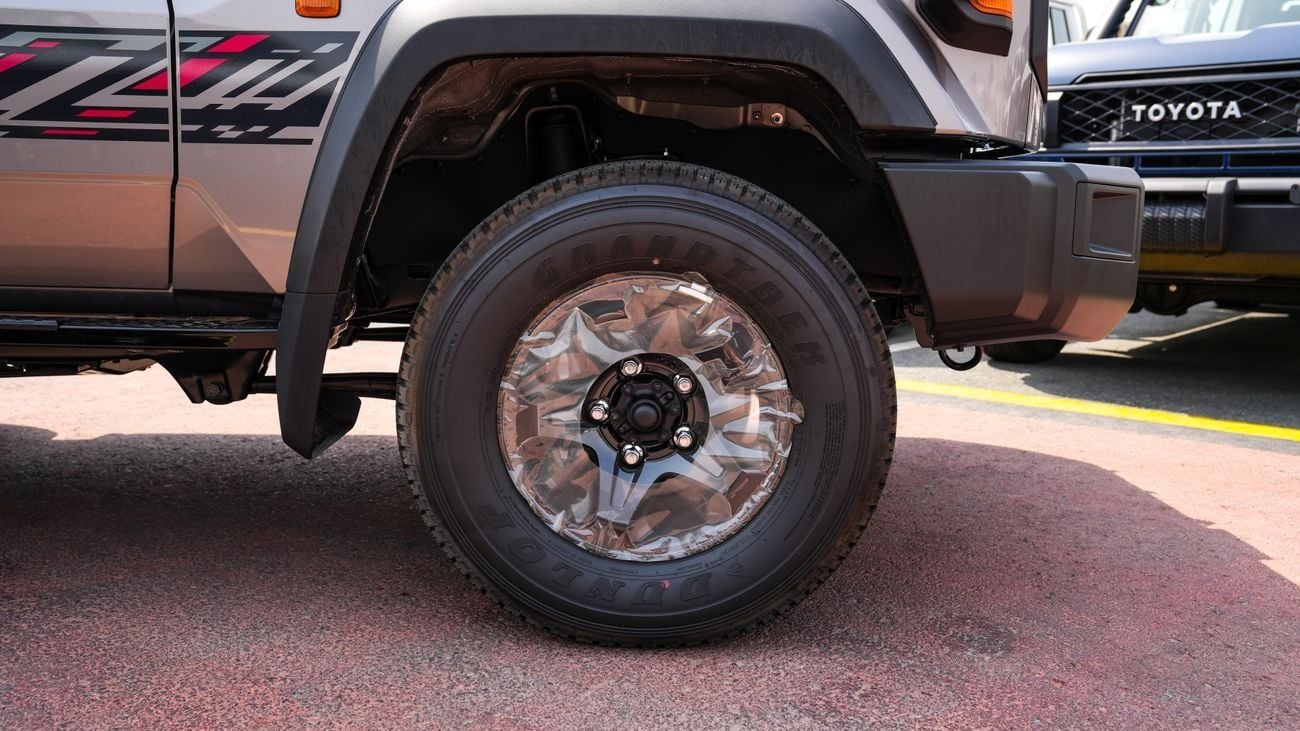 Toyota Land Cruiser LC71 71 MANUAL MID OPTIONS