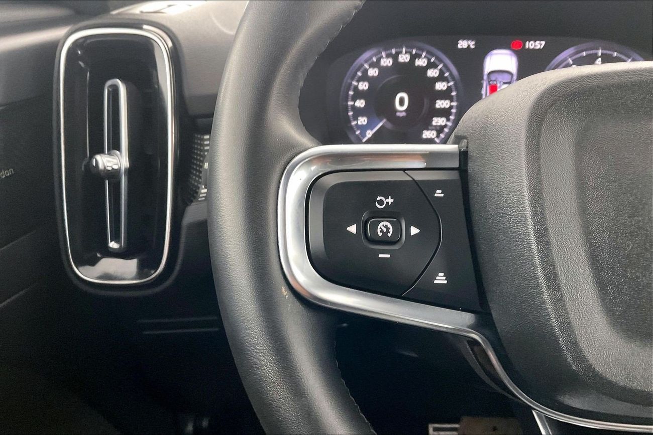 Volvo XC40 T4 R Design | upto AED 20,000 Ramadan Discount | Guaranteed Warranty | 0 Down Payment