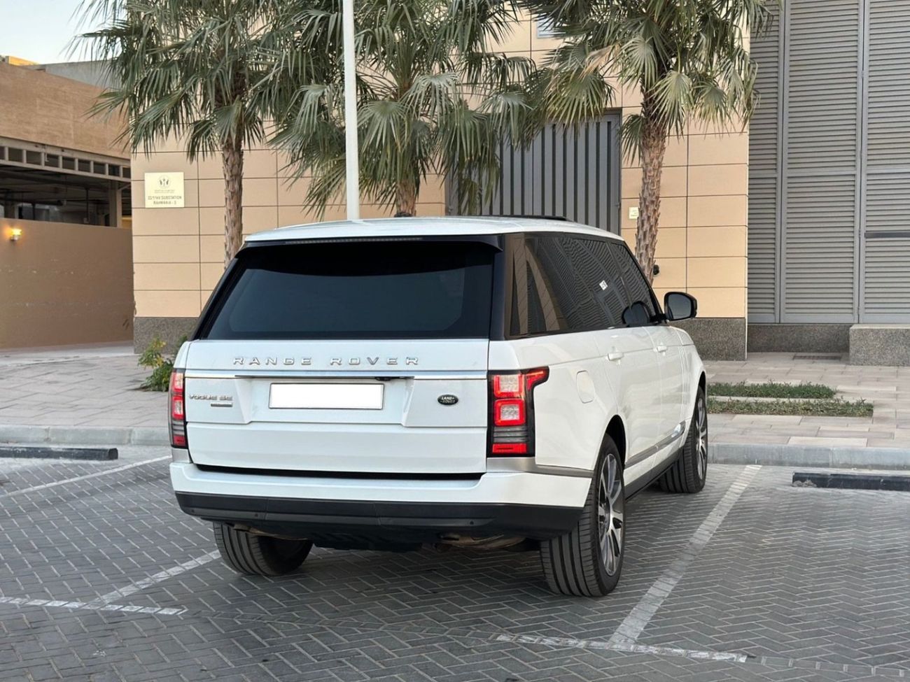 لاند روفر رينج روفر Vogue SE 5.0L | Supercharged | 2016 | Large | V8 510 HP | Perfect Condition