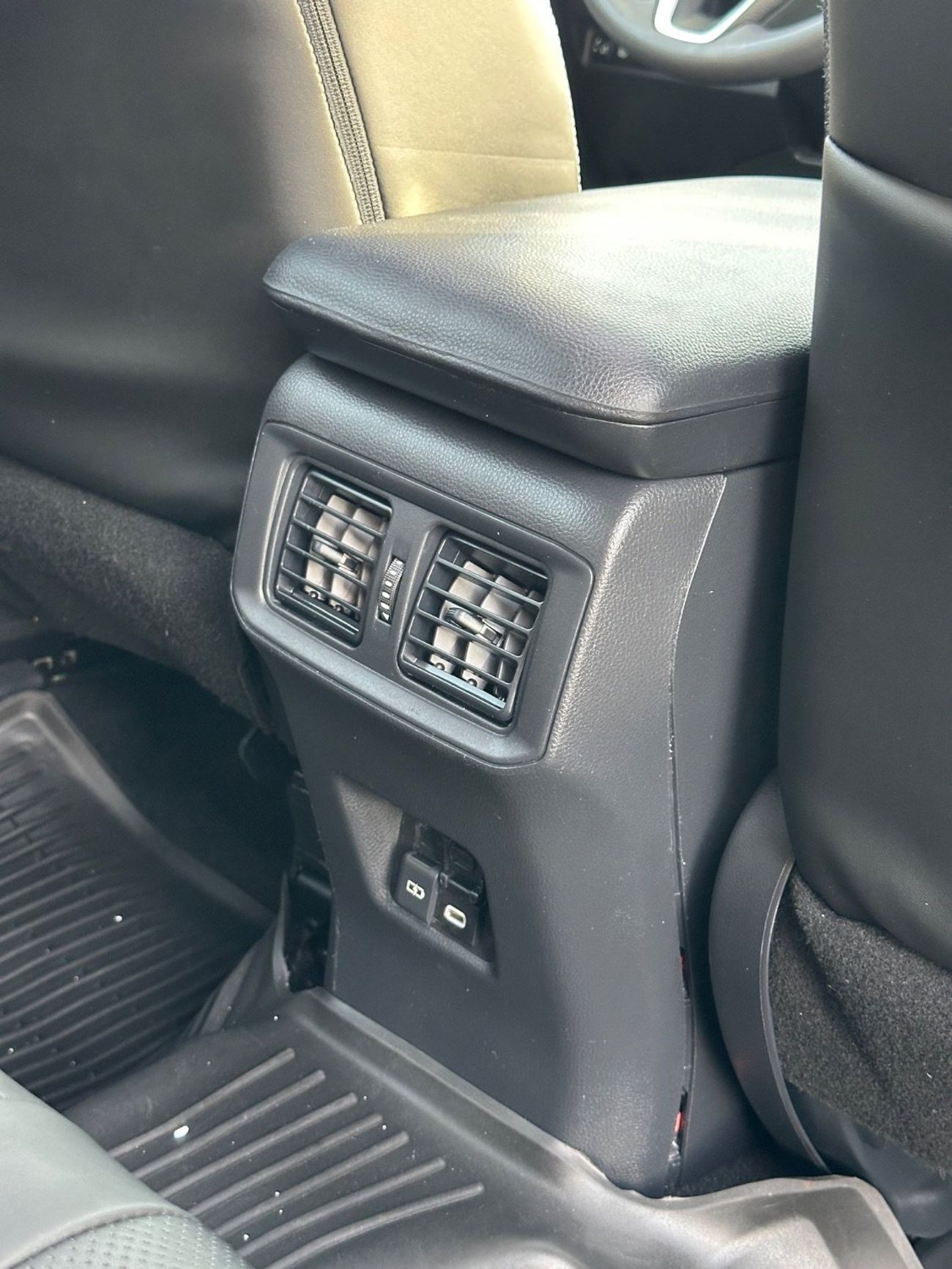 Toyota RAV4 Hybrid XLE Premium Full Option