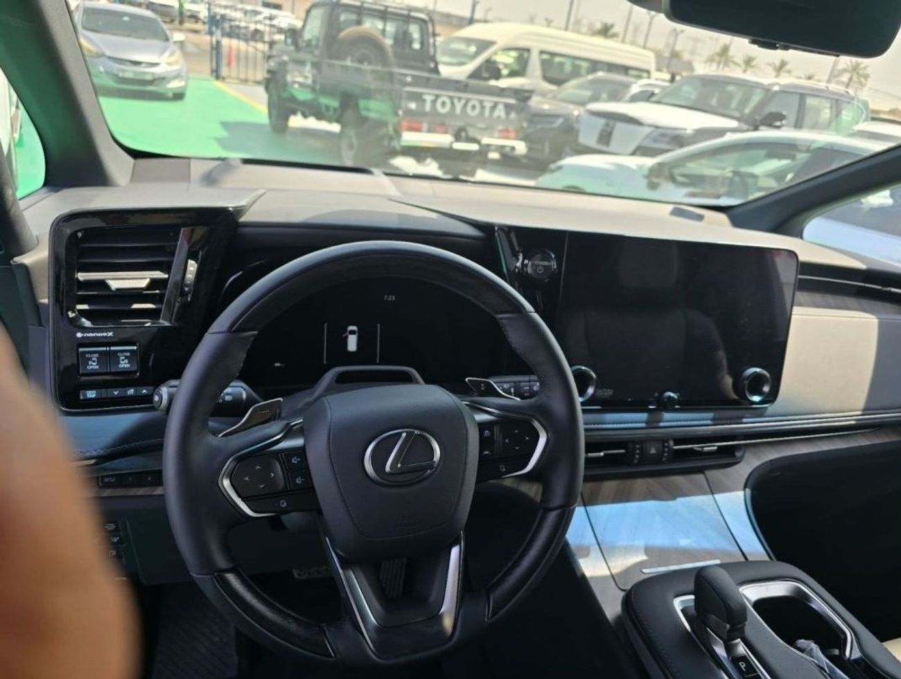 Lexus LM 350h LUXURY VAN 2.5L HYBRID 2024