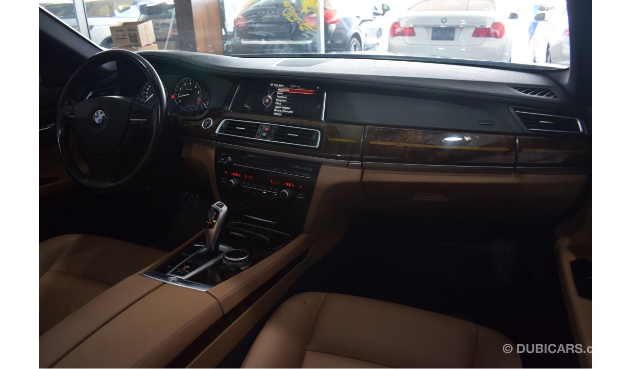 بي أم دبليو 730 BMW 730Li - 2015 - GCC Specs