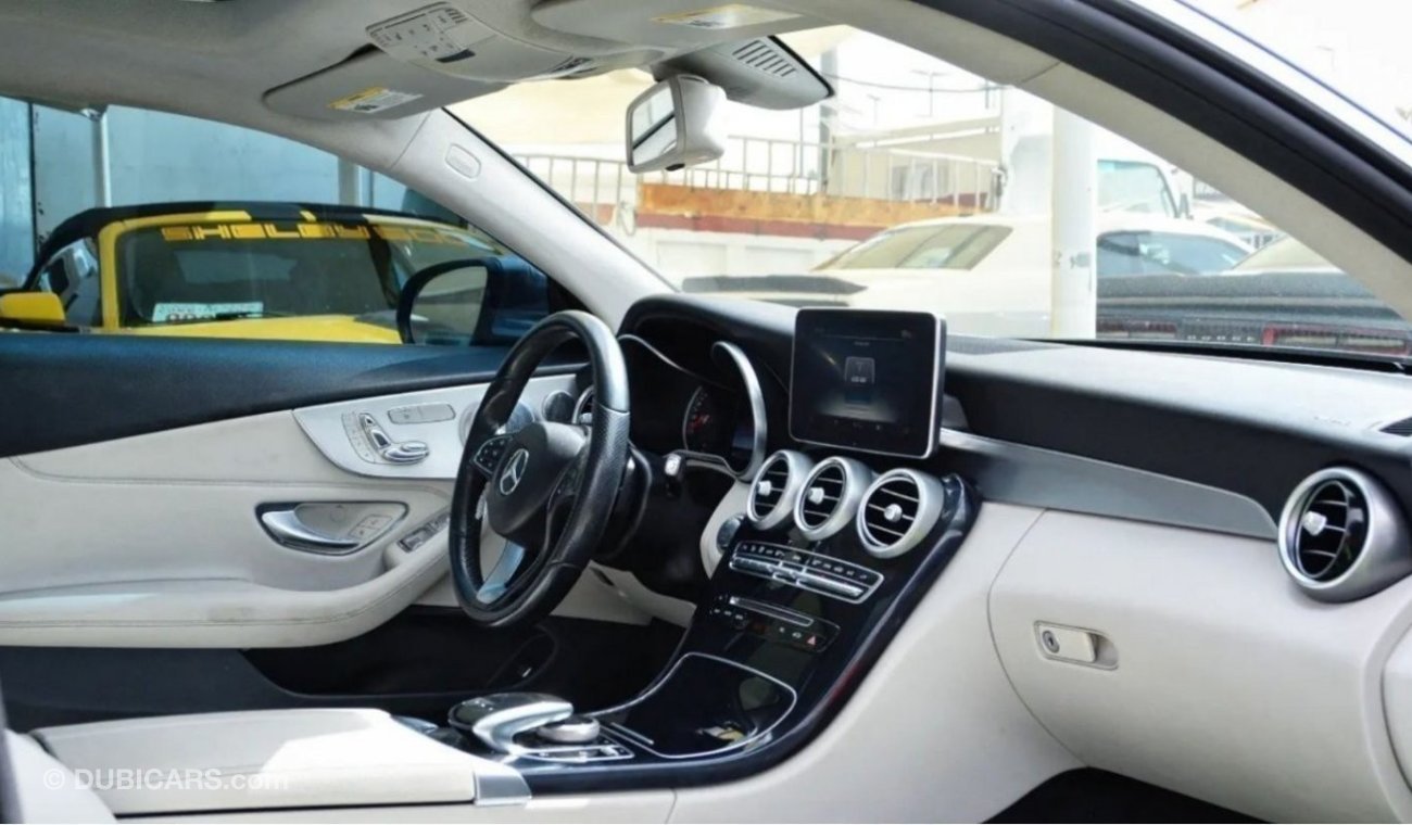 مرسيدس بنز C 300 كوبيه Mercedes-Benz C300 Luxury V4 2017/ PanaromicRoof/FullOption/Origi