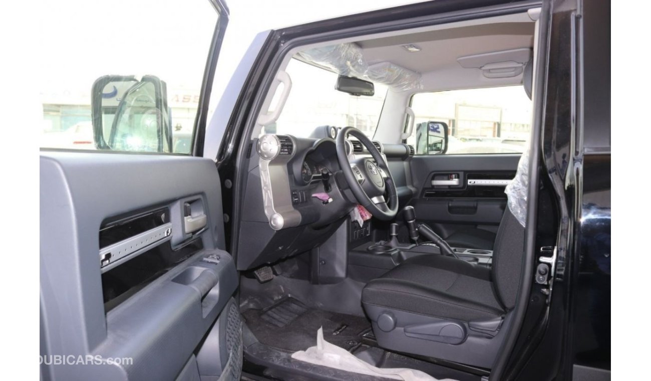 تويوتا إف جي كروزر 23YM Toyota FJ full option with JBL and steering wheel control