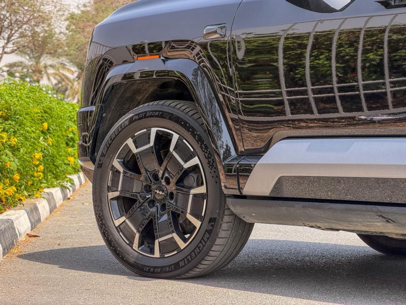 BYD Leopard 8 Smart and Brave Flagship Edition (7 Seats) 2024 BYD Leopard 8 flagship | 2.0L Hybrid (Plug-In) | 939