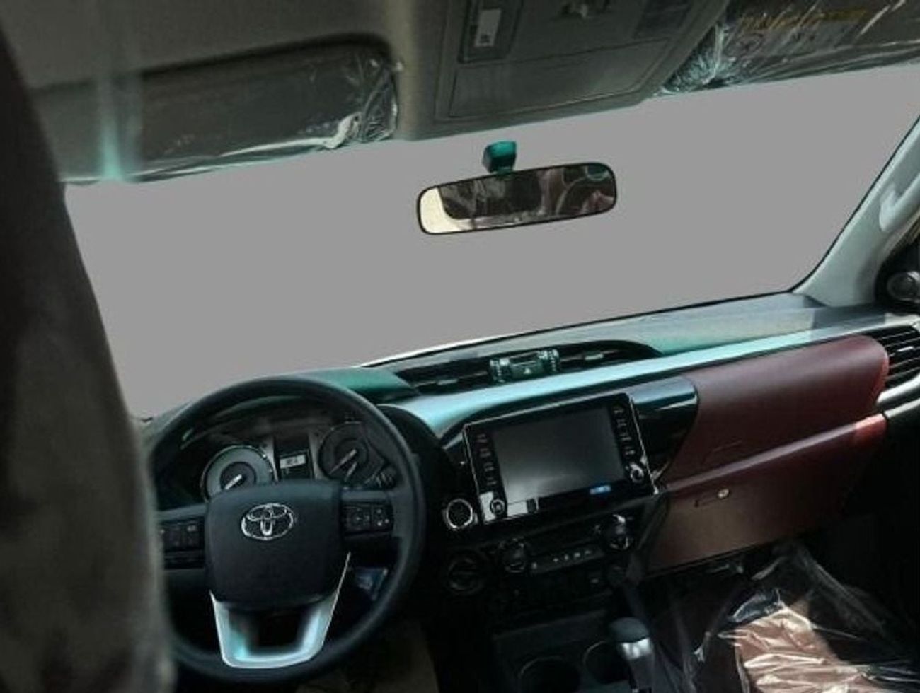 Toyota Hilux Toyota hilux 2.7L petrol MY2025