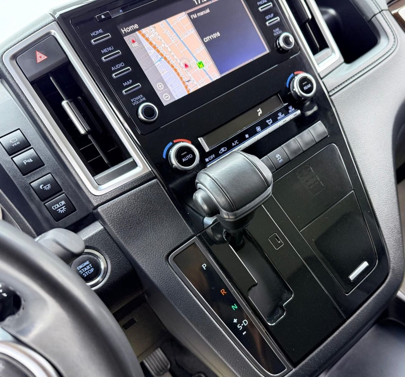 Toyota Granvia PREMIUM