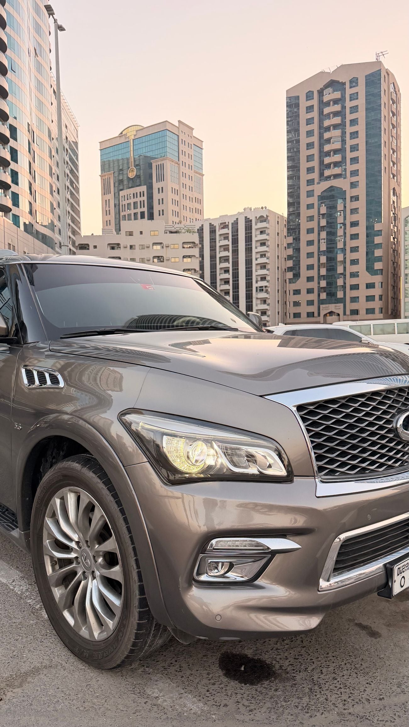 Infiniti QX80 LUXURY