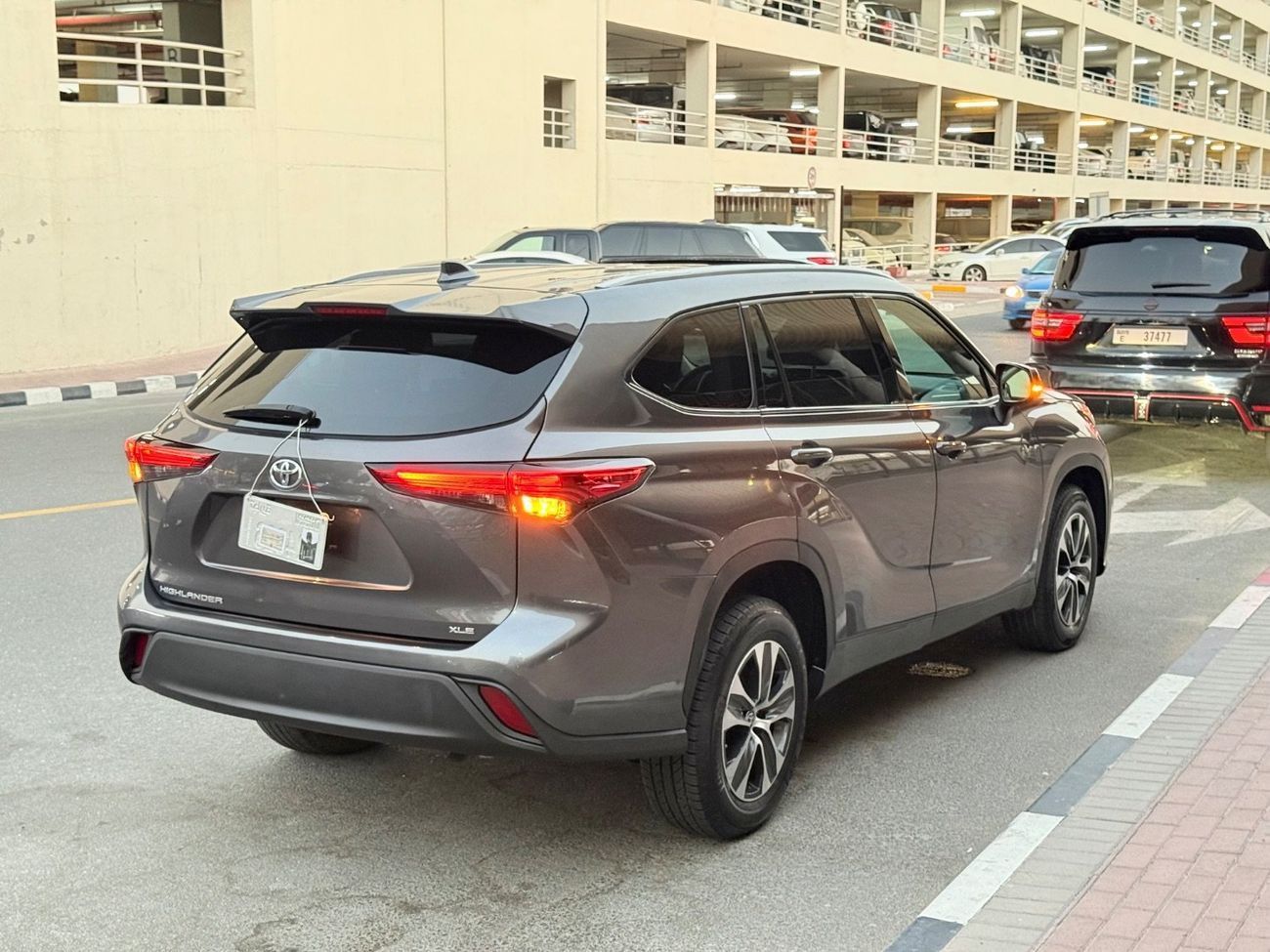 Toyota Highlander 2022 XLE LIMITED FULL OPTION 3.5 AWD USA SPEC