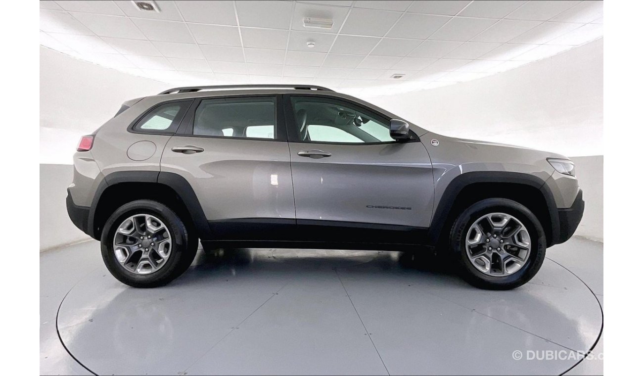 جيب شيروكي Trailhawk | سنة ضمان مجانية | نسبة التمويل 1.99% | سياسة الإعادة بعد 7 أيام