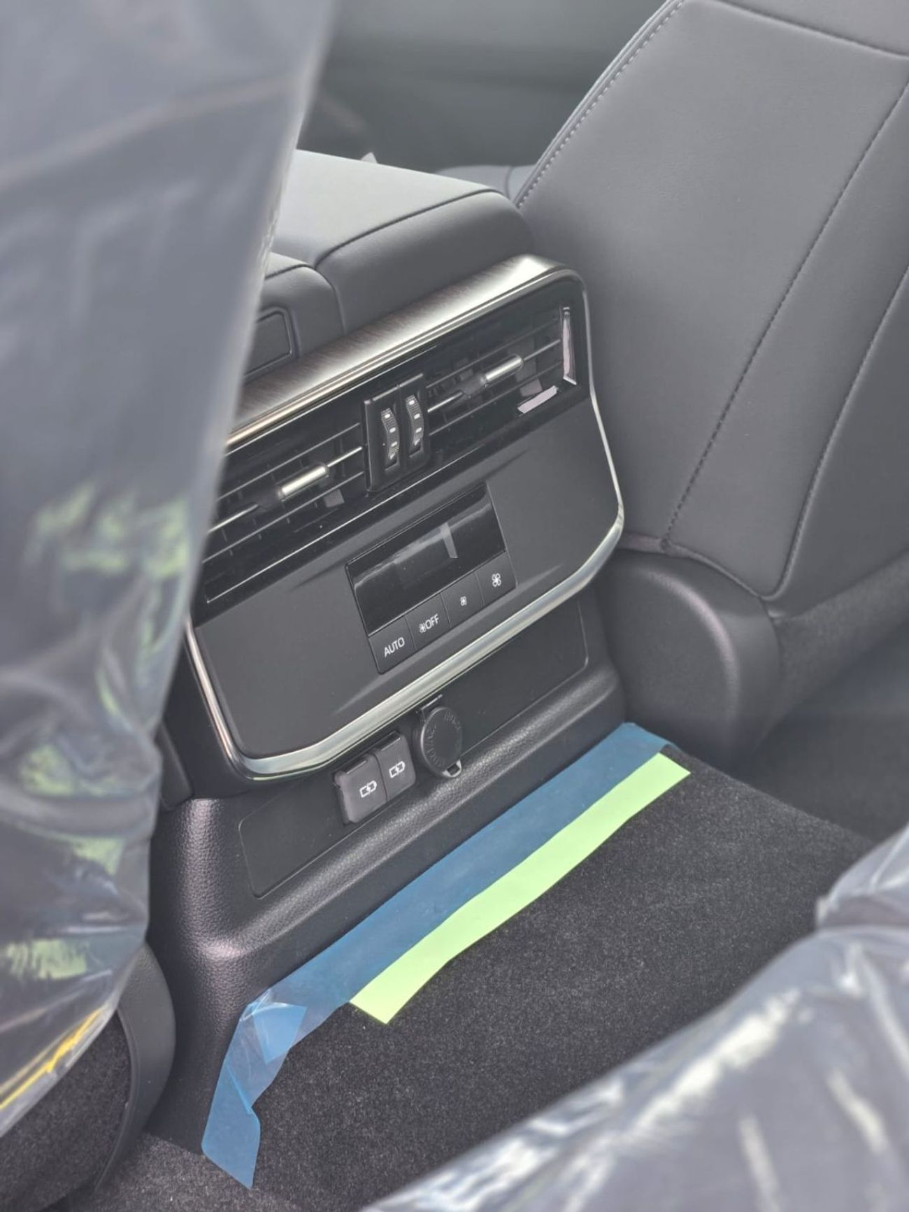 Toyota Land Cruiser LC 300 GXR 3.5L HYBRID A/T 7 SEATER