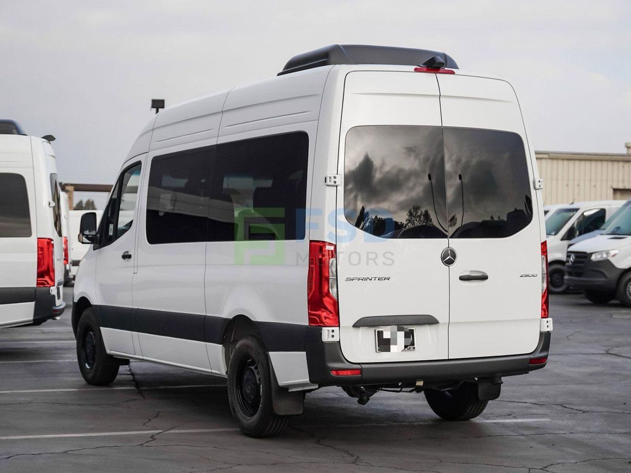 مرسيدس بنز سبرينتر Mercedes-Benz Sprinter Passenger Van 2500 High Roof I4 Diesel 144 RWD WB