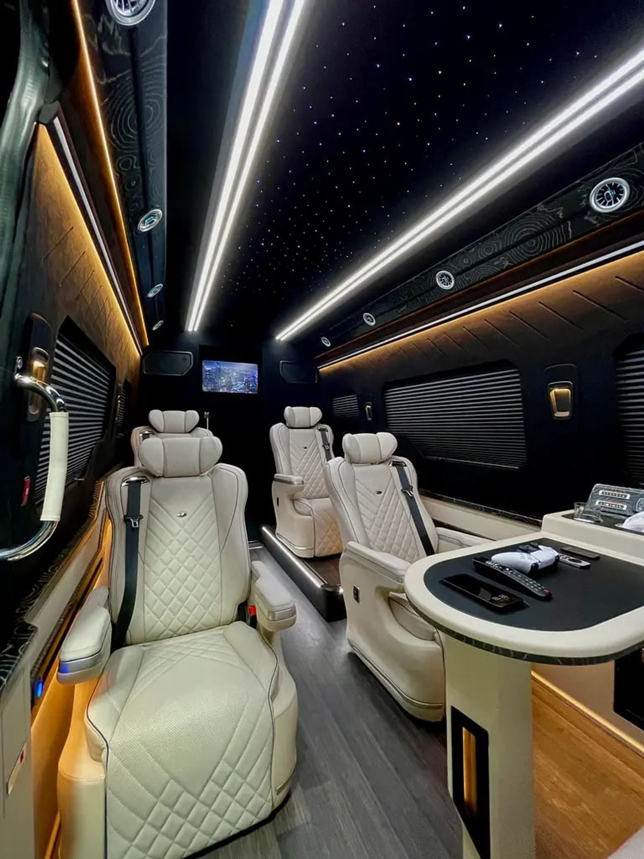 Mercedes-Benz Sprinter VVIP MERCEDES with Bathroom, Additional AC and Air Suspension - 2 Years Warranty VLINE