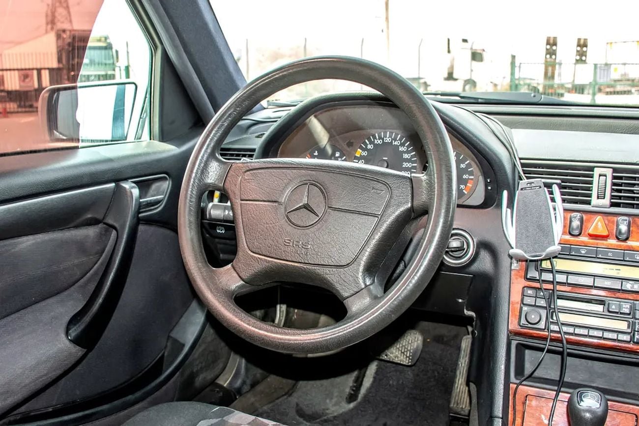 Mercedes Benz C200 Pristine C200 | Japanese Specs | Low Mileage