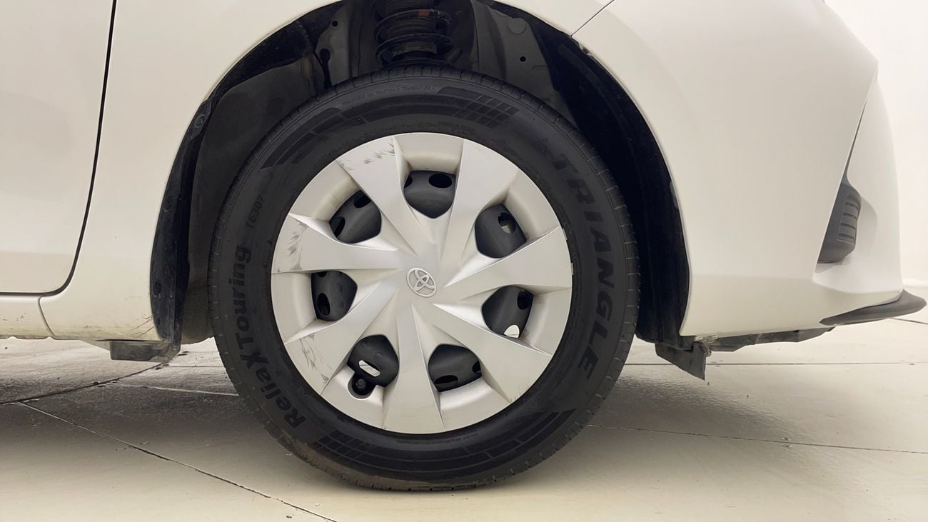 تويوتا يارس E 1.5 | بدون دفعة مقدمة | اختبار القيادة في المنزل