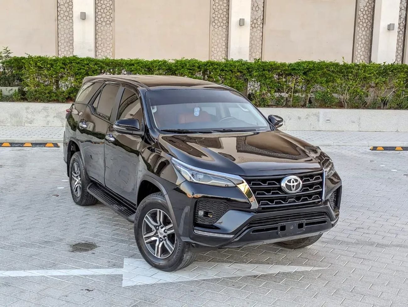 Toyota Fortuner EXR FACELIFTED GCC V4 2.7L IN EXCELLENT CONDITION