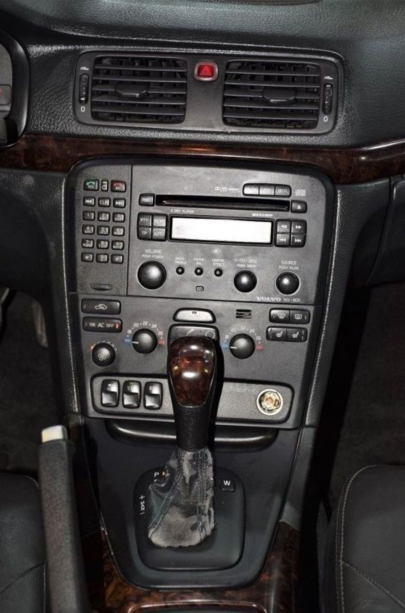 فولفو S80 EXCELLENT DEAL for our Volvo S80 2.9 LIMOUSINE! ( 2004 Model! ) in White Color! GCC Specs