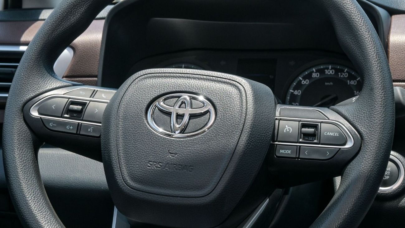 تويوتا إينوفا 2.0L, Petrol, 2024