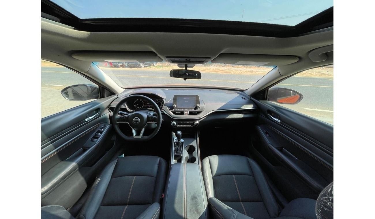 نيسان ألتيما SV 2.5L SV / 2.5L / LOW MILEAGE / RADAR / APPLE - ANDROID AUTO