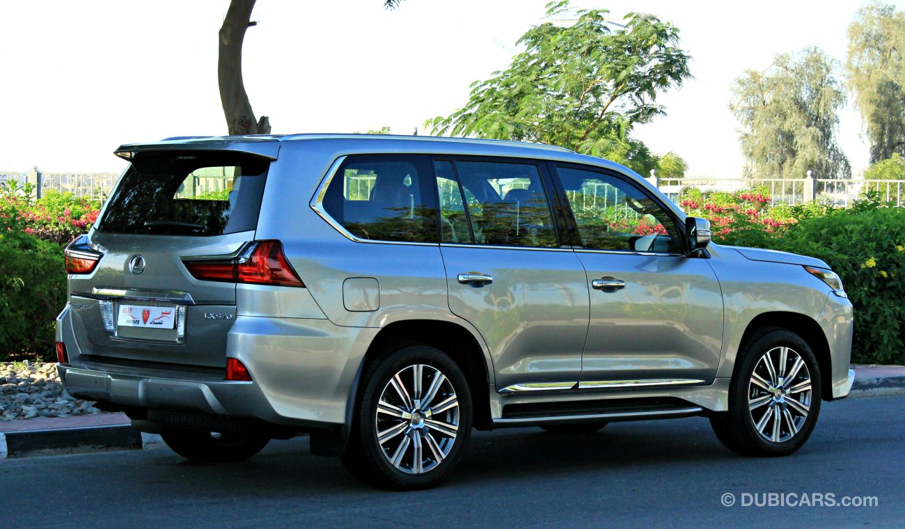 Lexus LX570 TITANIUM COLOR - 3 YEARS WARRANTY AL FUTTAIM