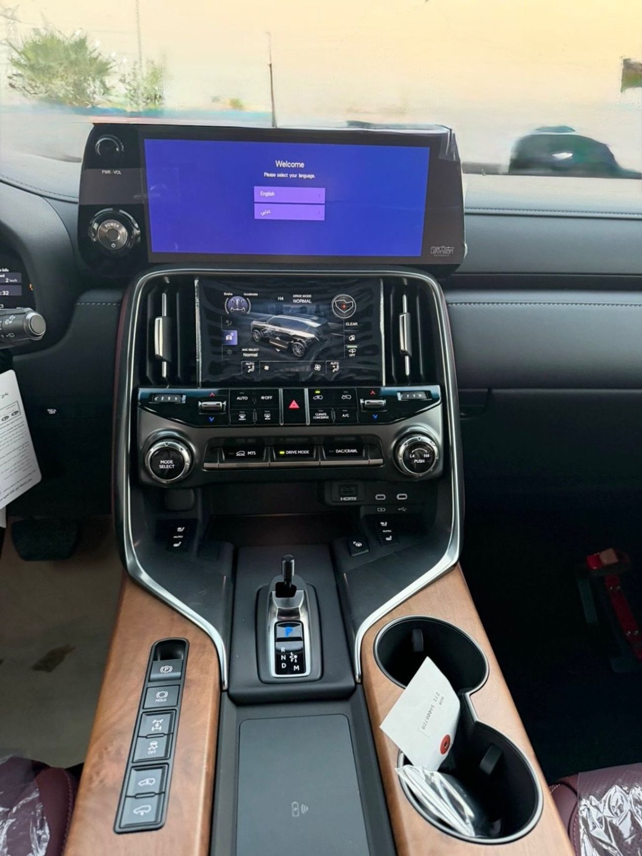 لكزس LX 700h 2025 Lexus LX700h Signature 3.5L AT Hybrid (with Auto park)