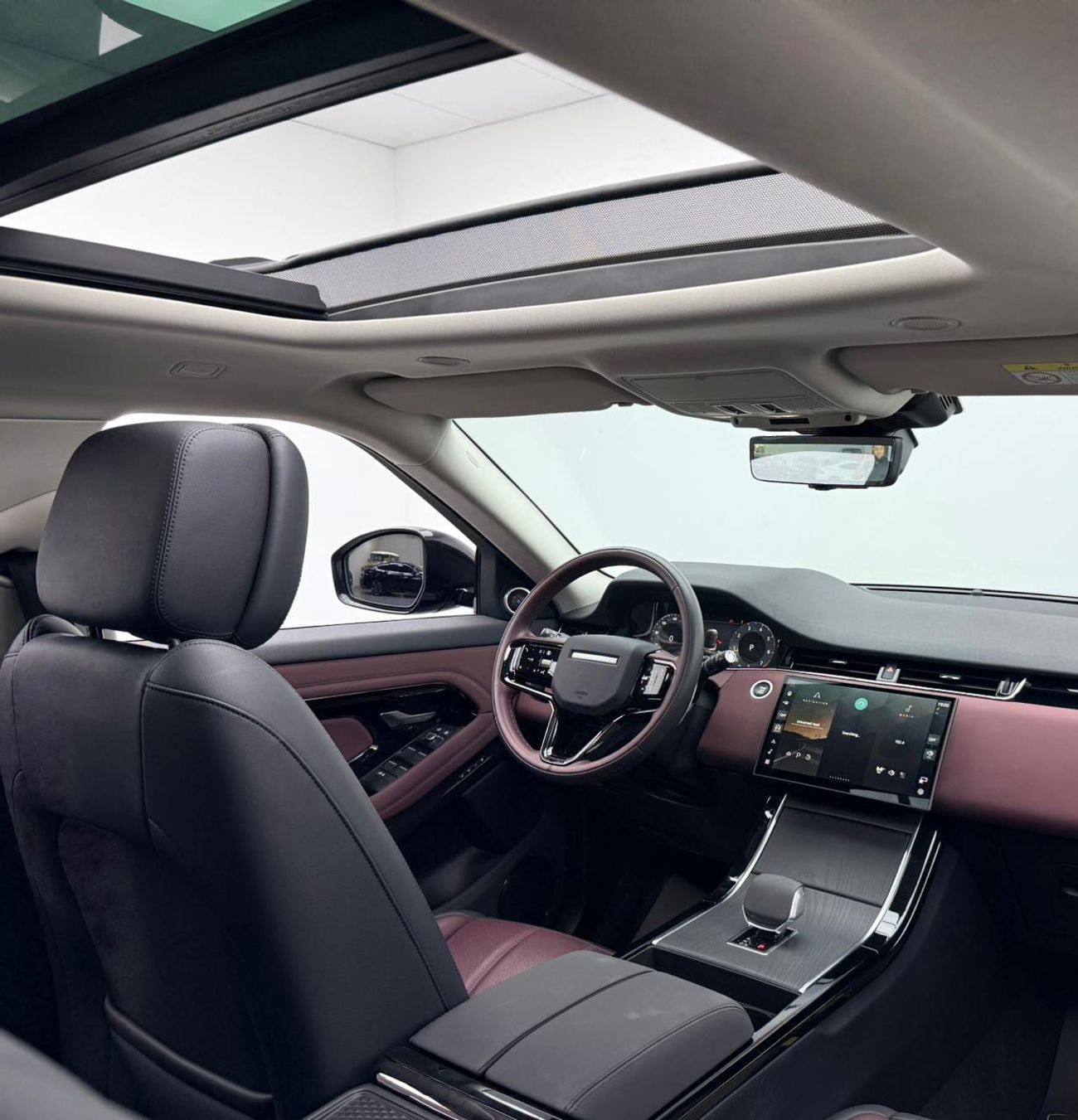 Land Rover Range Rover Evoque DYNAMIC SE P250 2024 Range Rover Evoque P250 Dynamic SE, Warranty, Fully Loaded, Excellent Condition