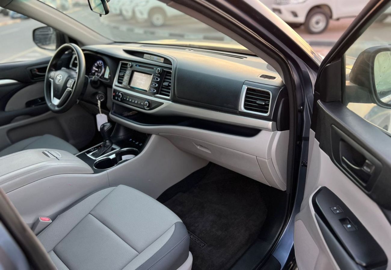 تويوتا هايلاندر 2015 Toyota Highlander MidOption - 3.5L V6 - 4x4 AWD Rear Camera - 7 Leather Seat- Auto Trunk