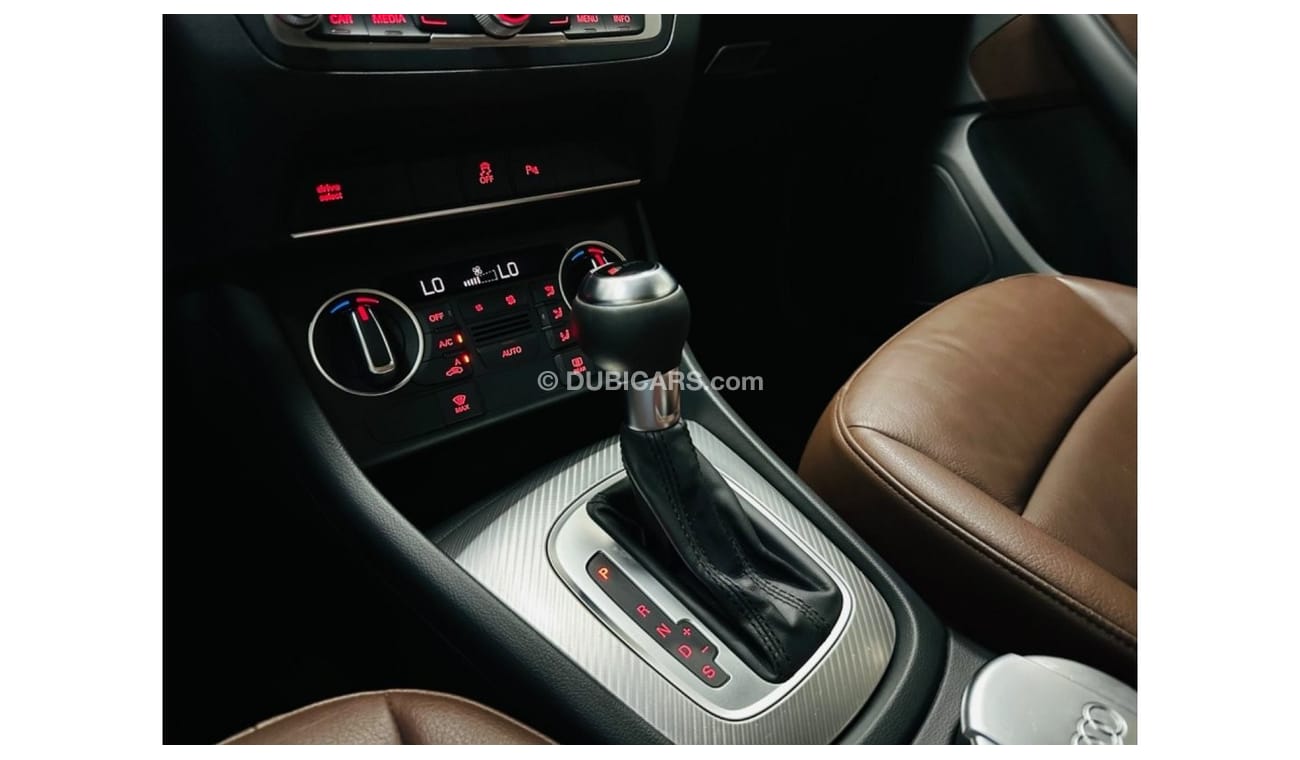 Audi Q3 35 TFSI S-Line GCC .. FSH .. S line .. Perfect Condition .. 4Cyl