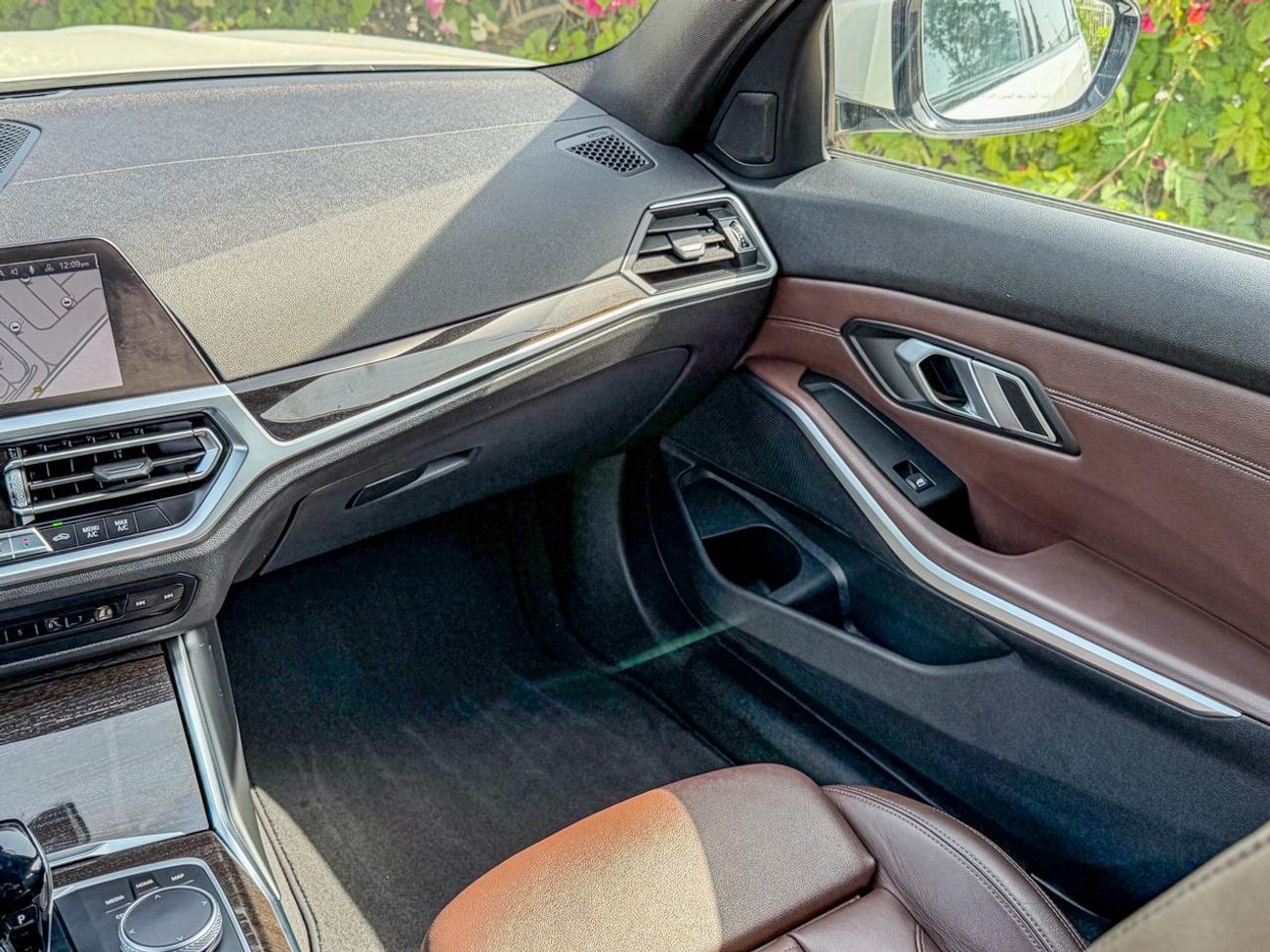 بي أم دبليو 330i Exclusive 2.0L (255 HP)