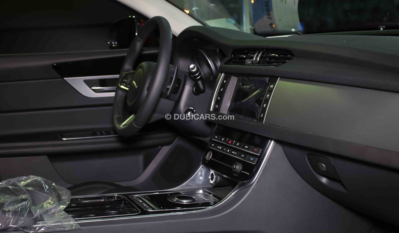 جاكوار XF 2.5 T