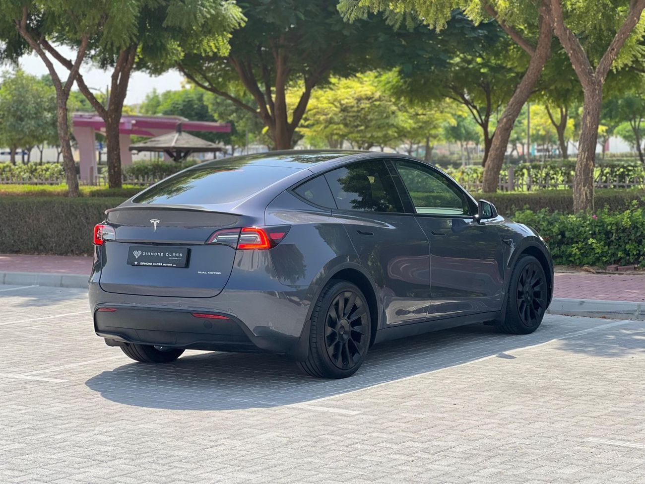 Tesla Model Y Long Range (AWD)