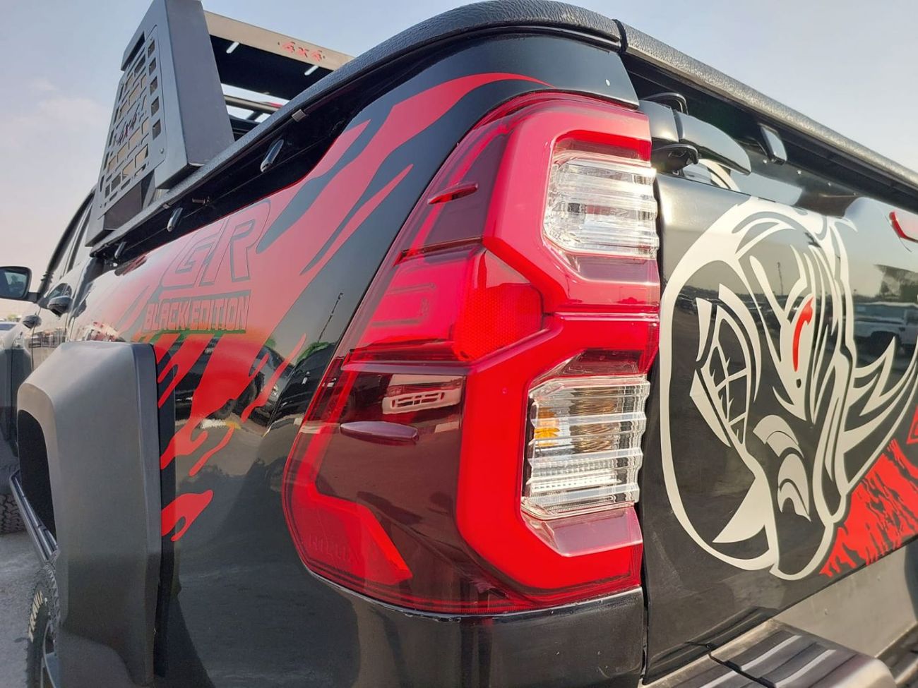 Toyota Hilux TOYOTA HILUX PICKUP RHD 2024 MODEL 2.8 L DIESEL AUTOMATIC(PM13901)