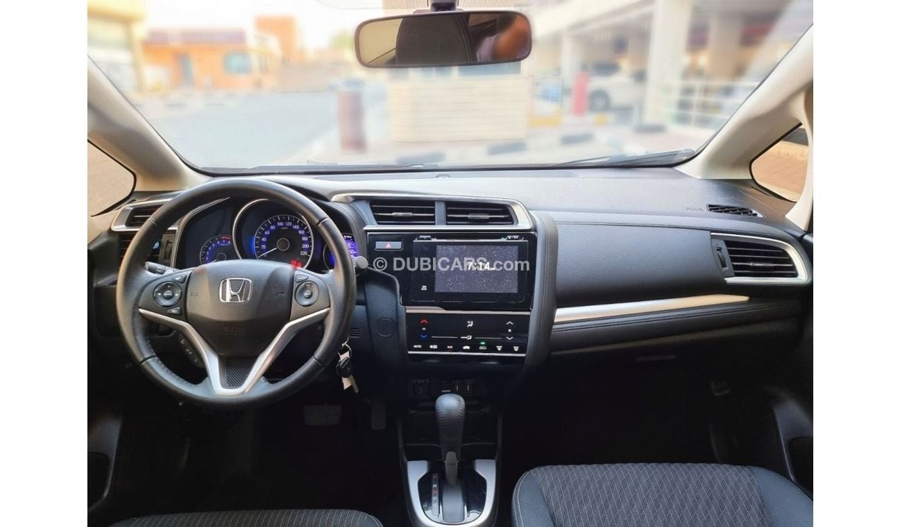 Honda Jazz 2018--EXCELLENT CONDITION-UNDER WARRANTY