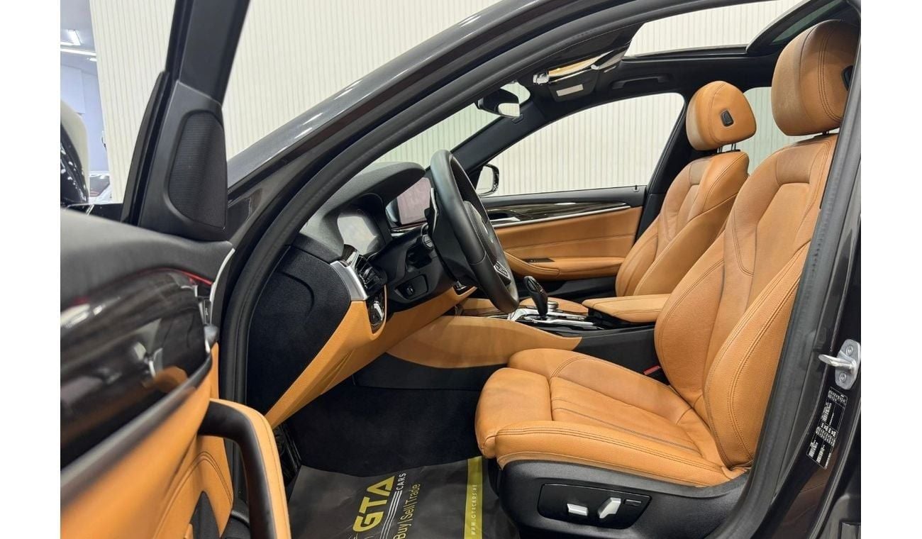 بي أم دبليو 520i 2019 BMW 520i M-Kit, Full BMW (AGMC) Service History, Warranty, Excellent Condition, GCC
