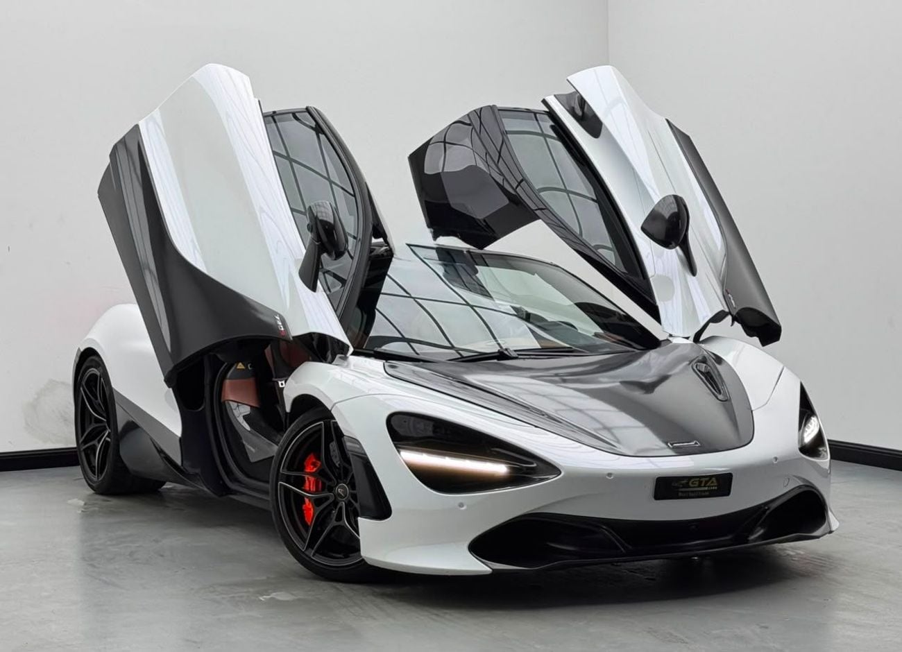 McLaren 720S 2018 McLaren 720s Luxury, Full Service History, Excellent Condition, GCC