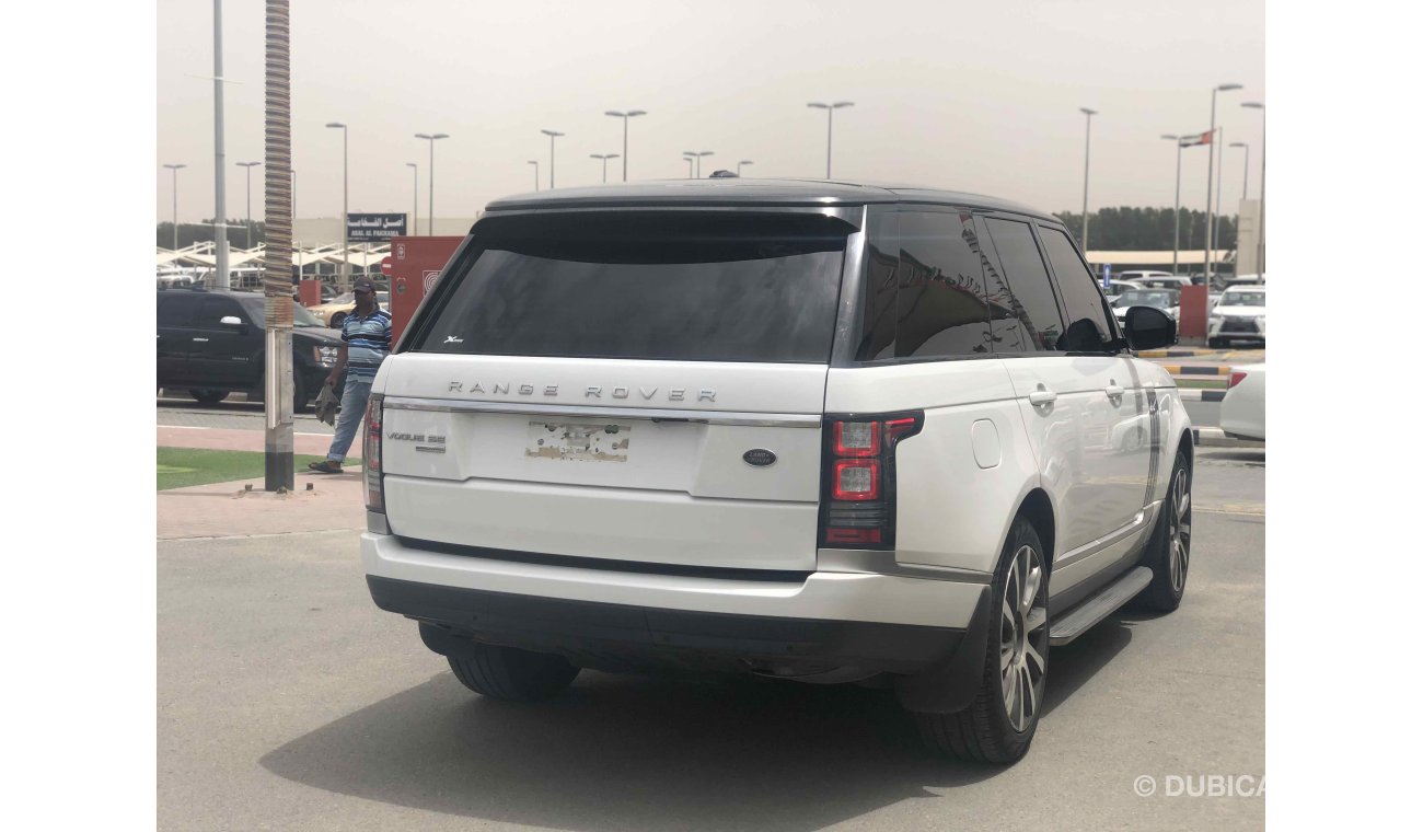 Land Rover Range Rover Vogue HSE مالك واحد تشيكات وكالة بلكامل ضمان لغاية 7/2020