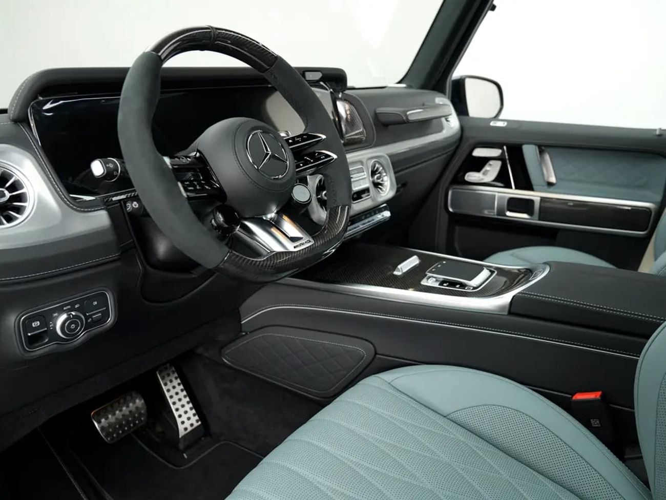 مرسيدس بنز G 63 AMG ستاندارد G63 AMG | A22 | CHINA BLUE EXTERIOR | FULL OPTION