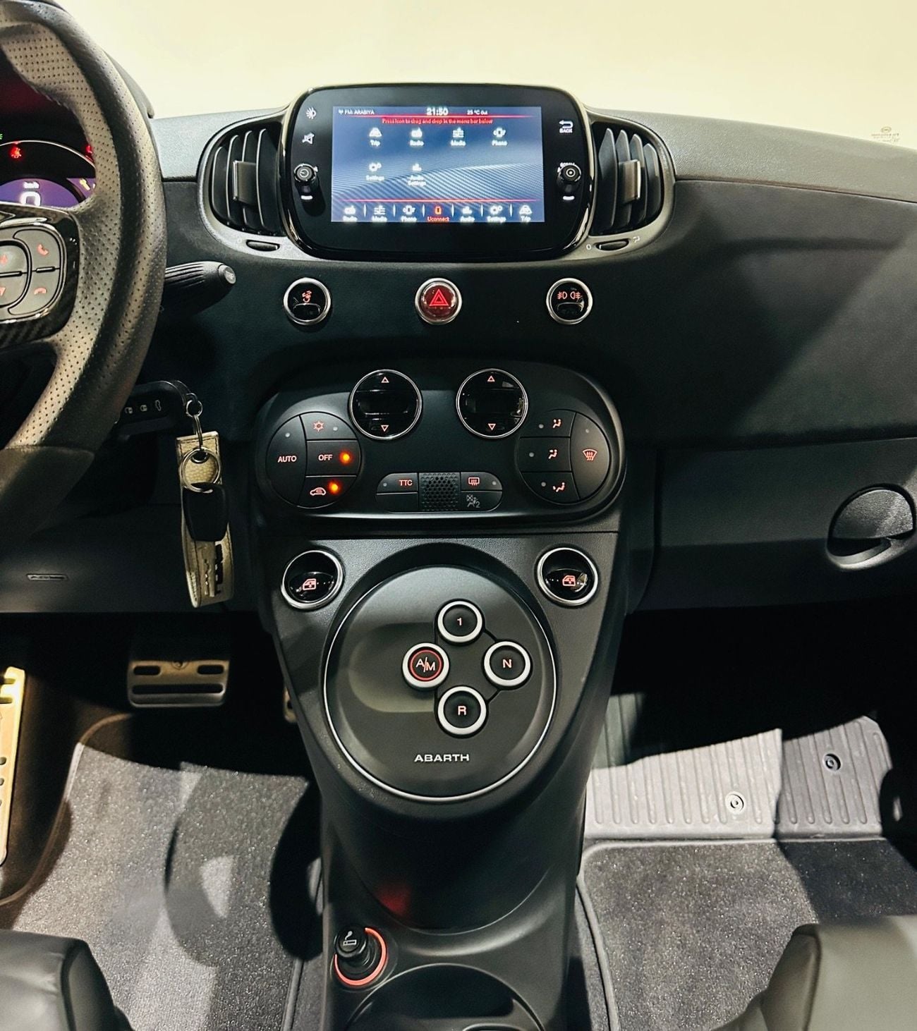 أبارث 695 Turismo