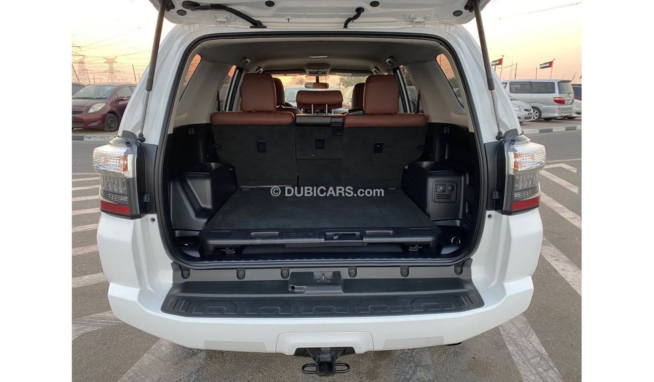 Toyota 4Runner 2017 TOYOTA 4 RUNNER SR5 / MID OPTION