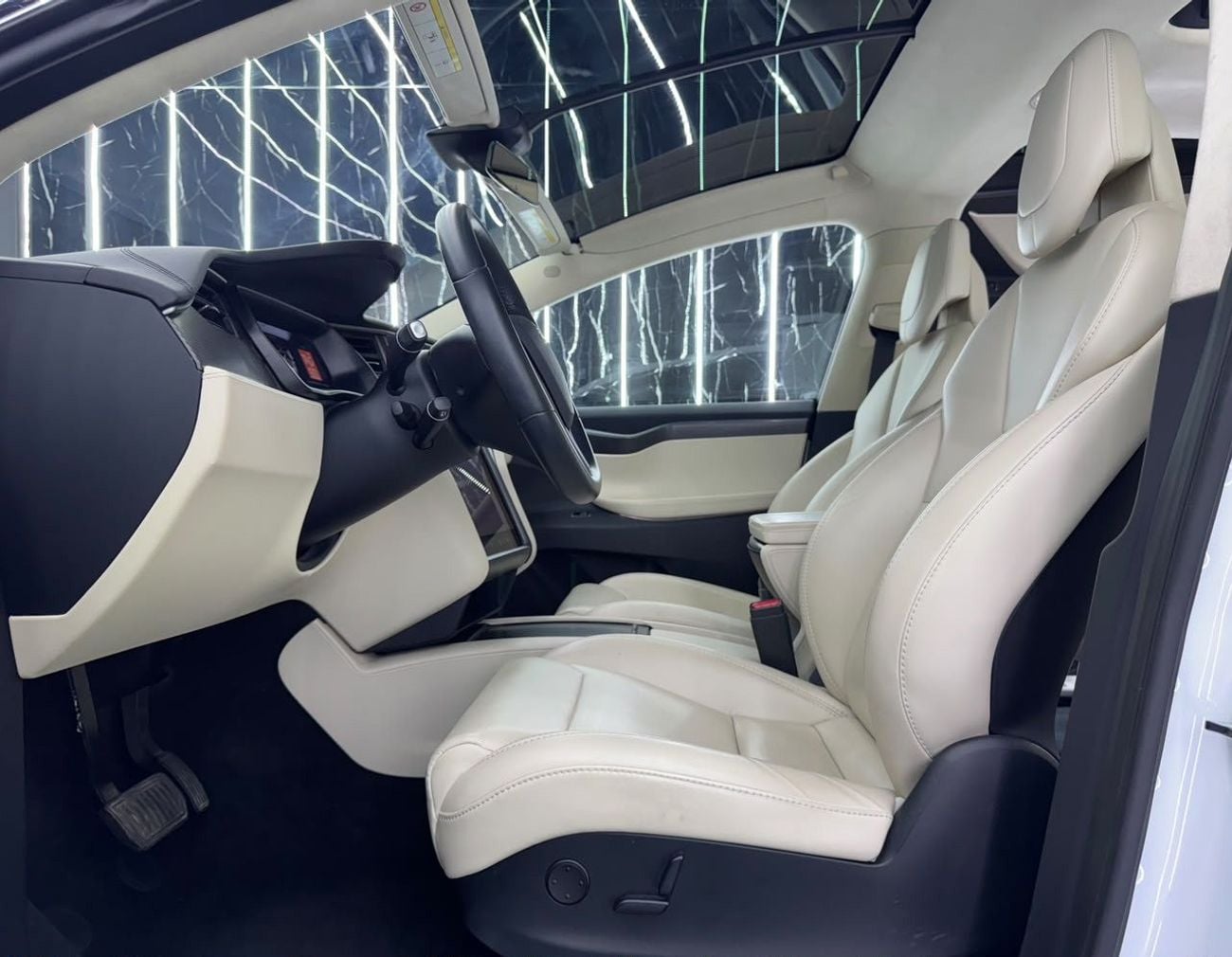 Tesla Model X 75D 2018 Tesla Model X Full Service History, Carbon Fiber Package, Falcon Wing, GCC