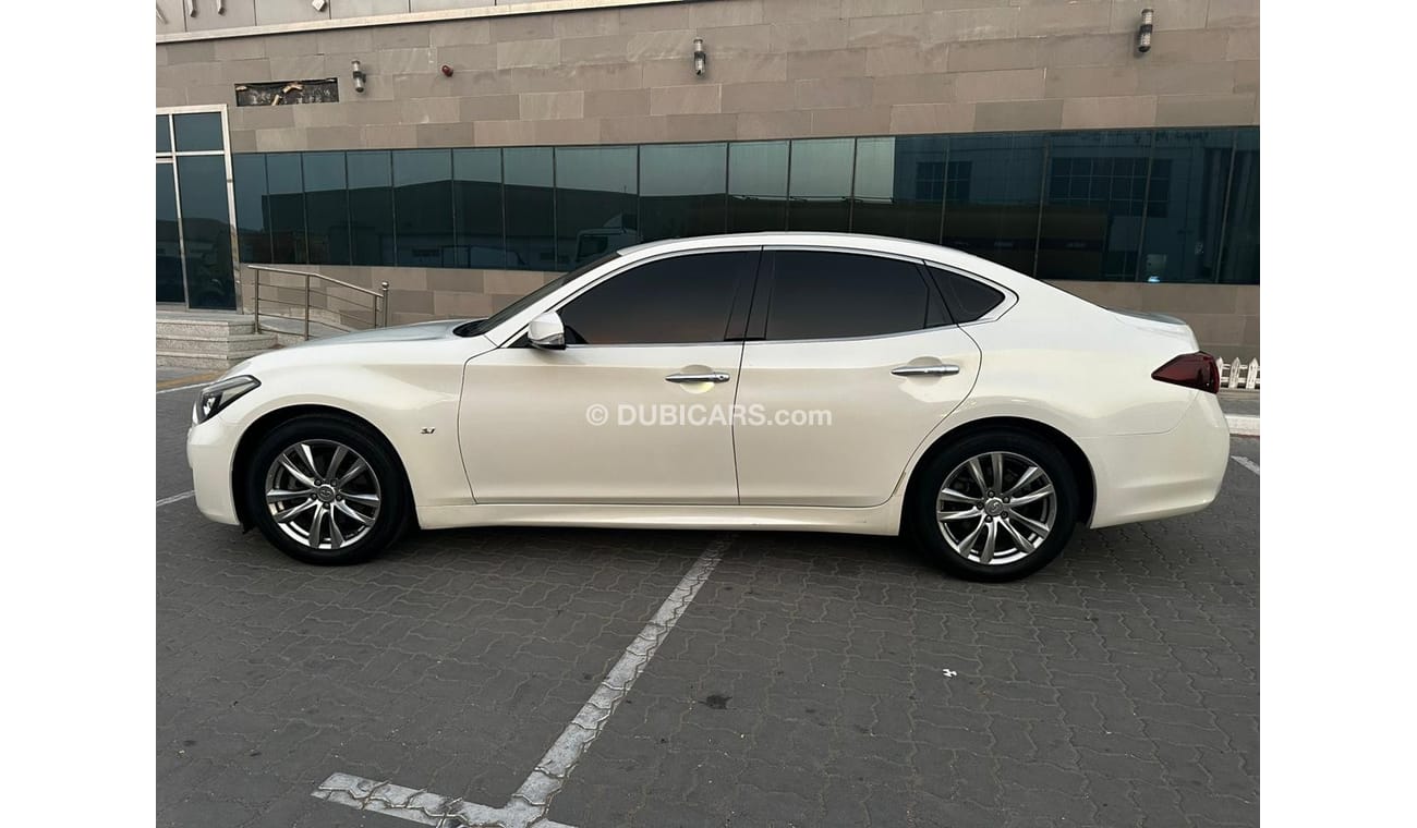 إنفينيتي Q70 سبورت