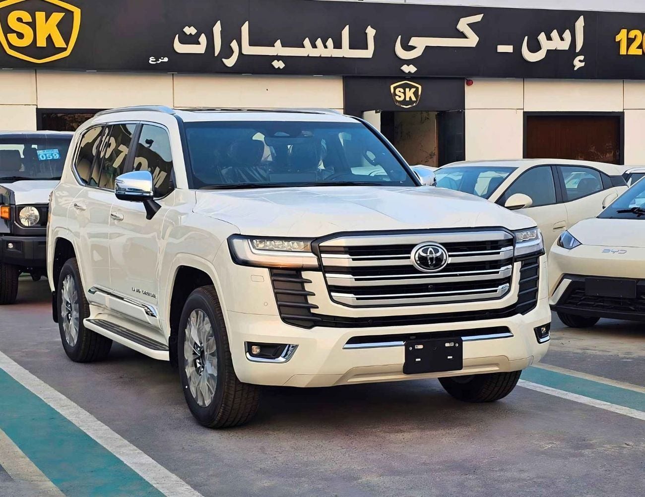 Toyota Land Cruiser VX 4.0L PETROL VX || 4.0L PETROL V6 /RADAR /BIG DVD/JBL SPEAKERS / REAR ENTERTAINMENT DVD /MID OPTION (CODE#VX4MA)